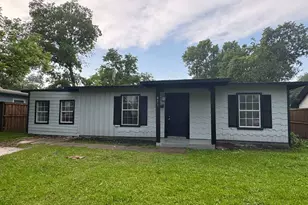 821 Travis St, Garland, TX 75040 - Photo 1