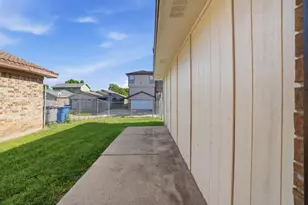 1118 Sandalwood Ln, DeSoto, TX 75115 - Photo 39
