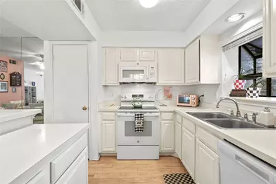 15221 Berry Trail #1308, Dallas, TX 75248 - Photo 5
