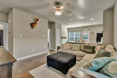 609 N Cummings Drive, Alvarado, TX 76009 - Photo 5