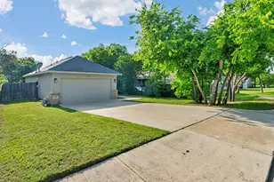 609 N Cummings Dr, Alvarado, TX 76009 - Photo 3