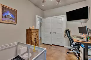 609 N Cummings Dr, Alvarado, TX 76009 - Photo 17