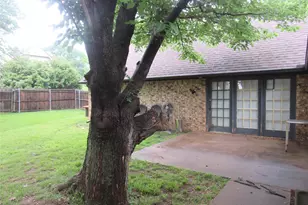720 Blanton Dr, Sherman, TX 75092 - Photo 5