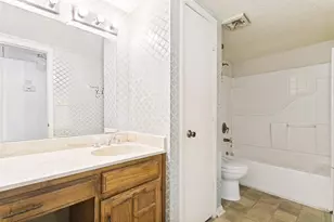 713 Harbour Town Dr, Lake Dallas, TX 75065 - Photo 9