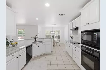 6600 Silver Oak Lane, Fort Worth, TX 76135 - Photo 7