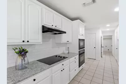 6600 Silver Oak Lane, Fort Worth, TX 76135 - Photo 7