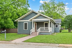 800 N Clements St, Gainesville, TX 76240 - Photo 1