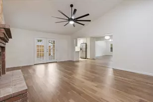 100 E Cunningham St, Bonham, TX 75418 - Photo 13
