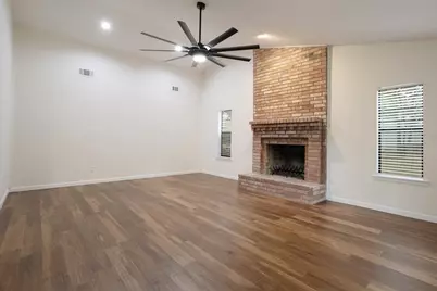 100 E Cunningham Street, Bonham, TX 75418 - Photo 11