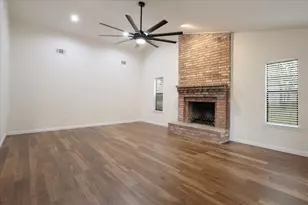 100 E Cunningham St, Bonham, TX 75418 - Photo 11