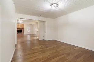 100 E Cunningham St, Bonham, TX 75418 - Photo 23
