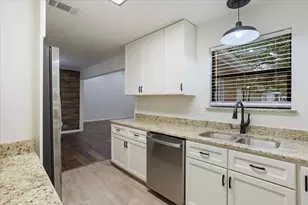 100 E Cunningham St, Bonham, TX 75418 - Photo 19