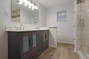 100 E Cunningham St, Bonham, TX 75418 - Photo 25