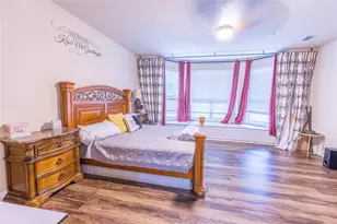 2404 Fountain Dr, Irving, TX 75063 - Photo 11