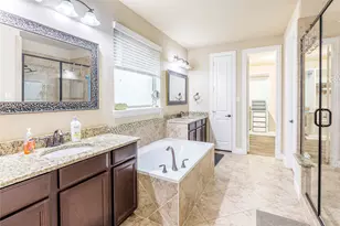 2404 Fountain Dr, Irving, TX 75063 - Photo 13