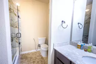 2404 Fountain Dr, Irving, TX 75063 - Photo 31