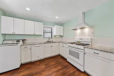 216 Avenue I, Lacy Lakeview, TX 76705 - Photo 5