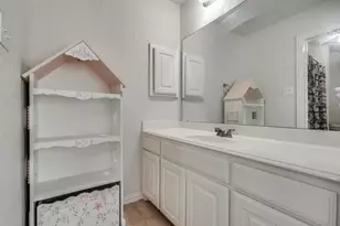 10327 Offshore Dr, Irving, TX 75063 - Photo 29