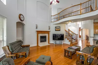 10327 Offshore Drive, Irving, TX 75063 - Photo 9