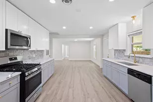 914 Vine St, Euless, TX 76040 - Photo 11