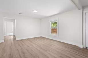 914 Vine St, Euless, TX 76040 - Photo 9