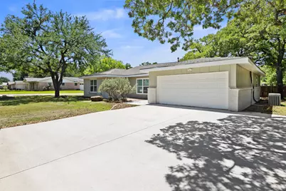 914 Vine Street, Euless, TX 76040 - Photo 3
