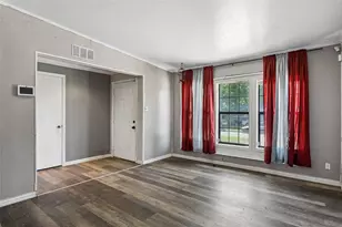 4613 Emerson St, Fort Worth, TX 76119 - Photo 3