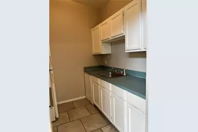 701 W Sycamore Street #305, Denton, TX 76201 - Photo 11