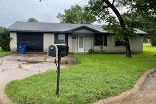 1208 Winkler St, Ennis, TX 75119 - Photo 1