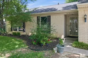 619 Heatherwood Dr, Grapevine, TX 76051 - Photo 3