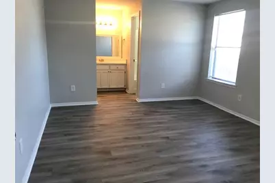 429 Signal Hill Court N, Fort Worth, TX 76112 - Photo 9