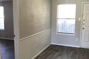 429 Signal Hill Ct N, Fort Worth, TX 76112 - Photo 3