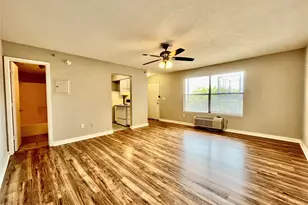 701 W Sycamore St, Denton, TX 76201 - Photo 1