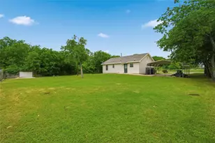 210 W Madison St, Hillsboro, TX 76645 - Photo 13