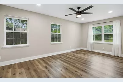 8635 Strathmore Drive, Dallas, TX 75238 - Photo 15