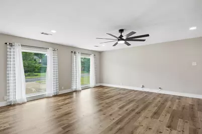 8635 Strathmore Drive, Dallas, TX 75238 - Photo 9