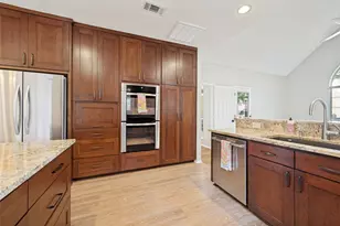 1818 Haydenbend Cir, Grapevine, TX 76051 - Photo 9