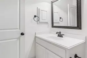 9131 Cochran Bluff Ln, Dallas, TX 75220 - Photo 35