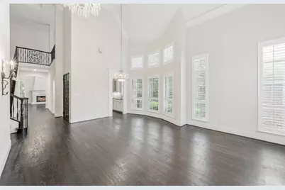 9131 Cochran Bluff Lane, Dallas, TX 75220 - Photo 3