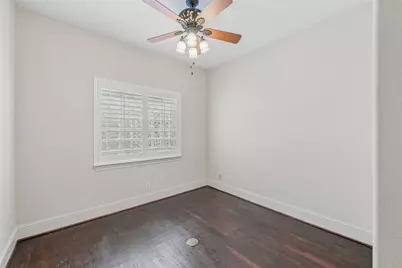 9131 Cochran Bluff Lane, Dallas, TX 75220 - Photo 25
