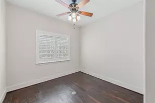 9131 Cochran Bluff Ln, Dallas, TX 75220 - Photo 25