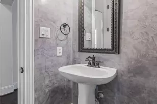 9131 Cochran Bluff Ln, Dallas, TX 75220 - Photo 27
