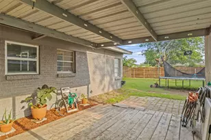 1602 Park Pl, Irving, TX 75061 - Photo 3