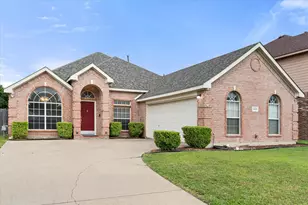 1405 Brighton Dr, Mansfield, TX 76063 - Photo 1