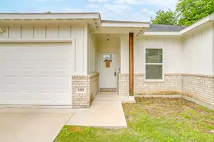 309 Francis St, Hillsboro, TX 76645 - Photo 3