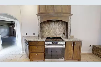 4801 Fireside Court, Granbury, TX 76049 - Photo 9