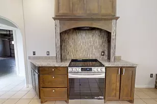 4801 Fireside Ct, Granbury, TX 76049 - Photo 9