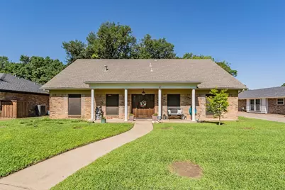 1810 Lakeside Drive, Arlington, TX 76013 - Photo 1