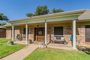 1810 Lakeside Dr, Arlington, TX 76013 - Photo 3