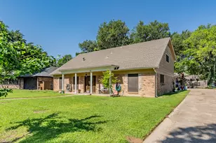 1810 Lakeside Dr, Arlington, TX 76013 - Photo 3